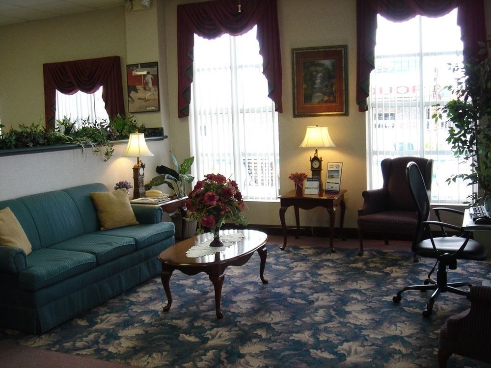 Econo Lodge Inn & Suites Marianna Dalaman gambar