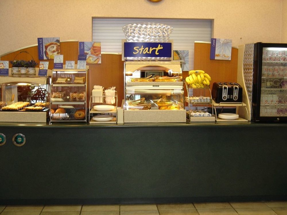 Econo Lodge Inn & Suites Marianna Restoran gambar